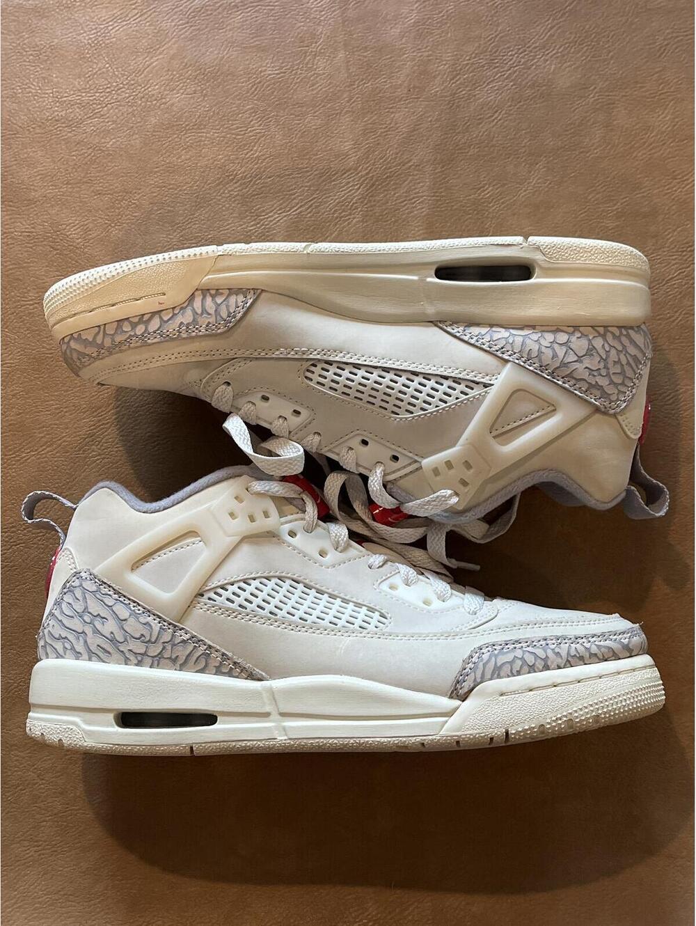 Jordan Spizike Low Coconut Milk Shows (Youth 6.5Y)